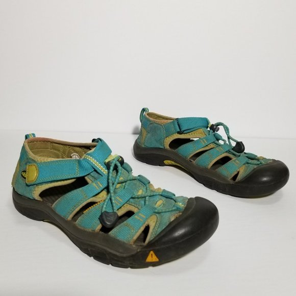 KEEN Blue Strappy Bungee Waterproof Sandals - Picture 1 of 8